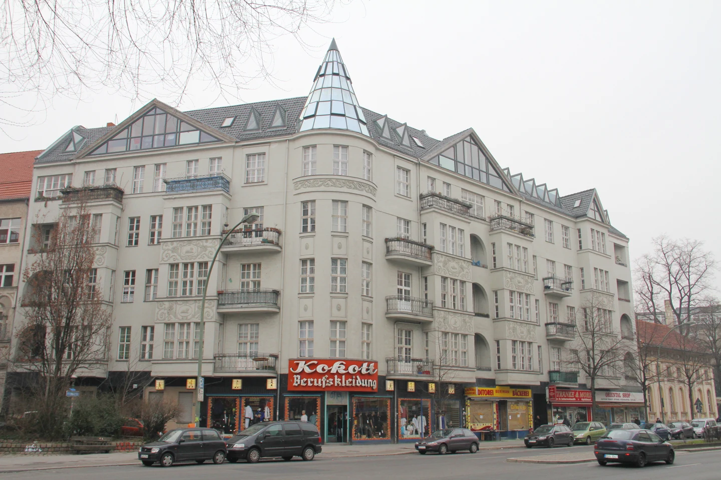 Façade d’un immeuble de la Karl-Marx-Straße à Berlin-Neukölln.