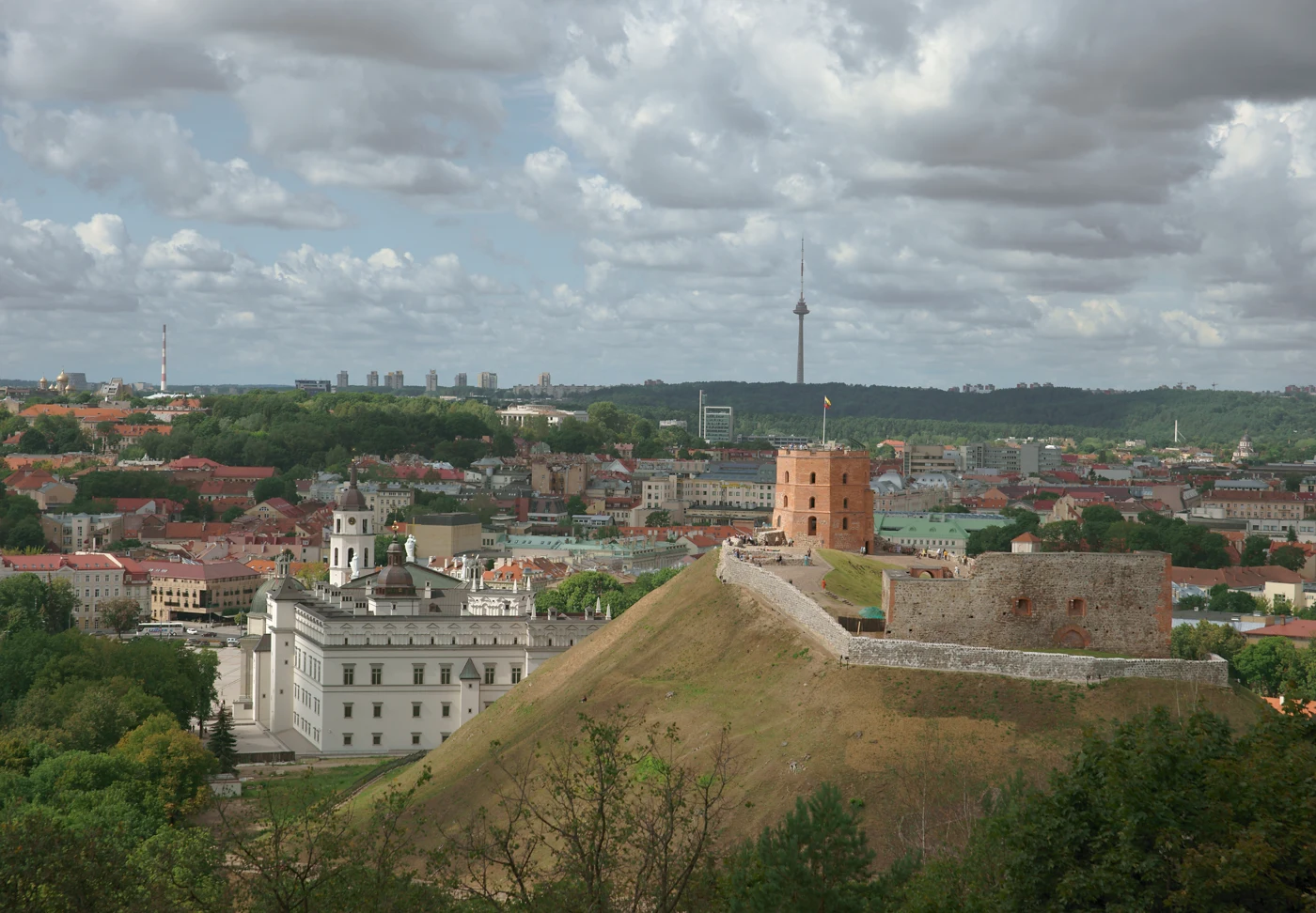Vue de Vilnius depuis la colline des Trois-Croix en 2014.